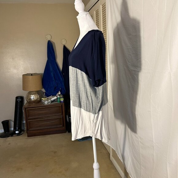 Amaryllis Top Size 2X Short Sleeve - Picture 2 of 5